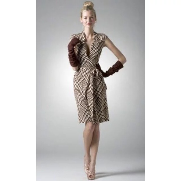 Diane von Furstenberg 'Griffith' wrap dress sz s - Picture 2 of 8